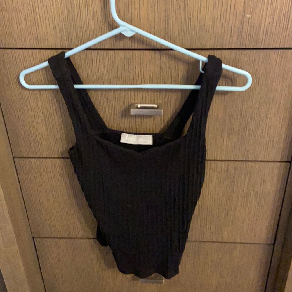 black crop top